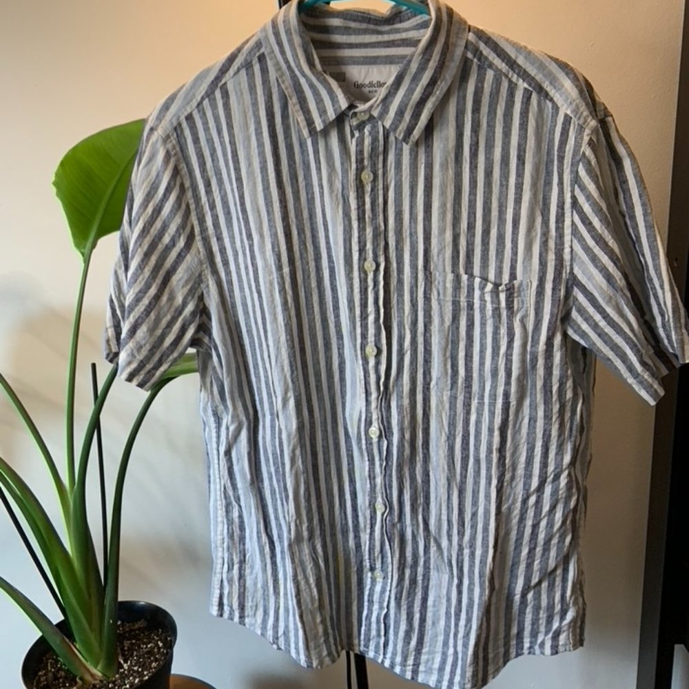 Men's M Blue Gradient Short Sleeve Shirt